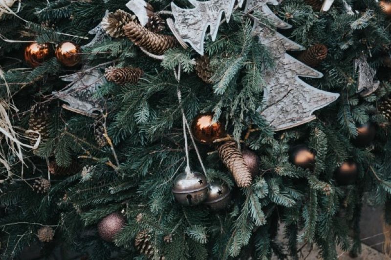 Exploring the Benefits of Prelit Artificial Christmas Trees